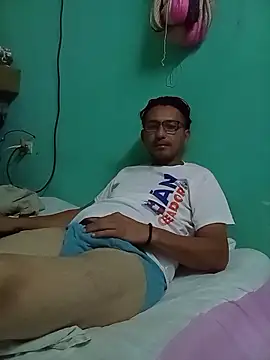 Snapshot of Andresguz35 chatting on 11-11-25, 06:24 Andresguz35 online show from 11-11-25, 06:24