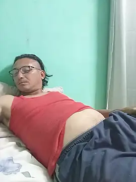 Snapshot of Andresguz35 chatting on 07-15-26, 03:34 Andresguz35 online show from 07-15-26, 03:34