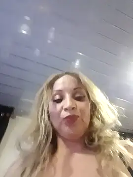 Snapshot of Fenix_528 chatting on 01-08-25, 03:08 Fenix 528 online show from 01-08-25, 03:08