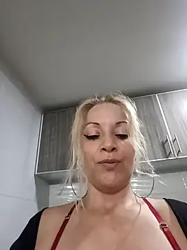 Snapshot of Fenix_528 chatting on 01-26-25, 11:06 Fenix 528 online show from 01-26-25, 11:06