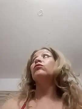 Snapshot of Fenix_528 chatting on 09-27-25, 04:01 Fenix 528 online show from 09-27-25, 04:01