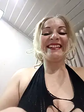 Snapshot of Fenix_528 chatting on 11-22-25, 12:09 Fenix 528 online show from 11-22-25, 12:09