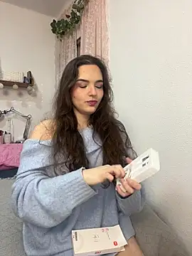 tatianaAlvarez1 online show from 12-02-25, 10:09