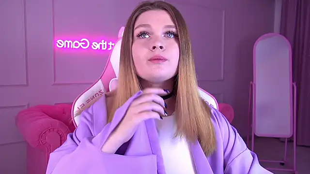 Snapshot of CrystalLyons chatting on 01-30-25, 12:37 CrystalLyons online show from 01-30-25, 12:37