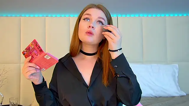 Snapshot of CrystalLyons chatting on 03-02-25, 03:37 CrystalLyons online show from 03-02-25, 03:37