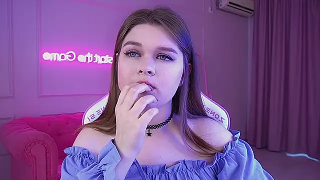 Snapshot of CrystalLyons chatting on 03-15-25, 12:34 CrystalLyons online show from 03-15-25, 12:34