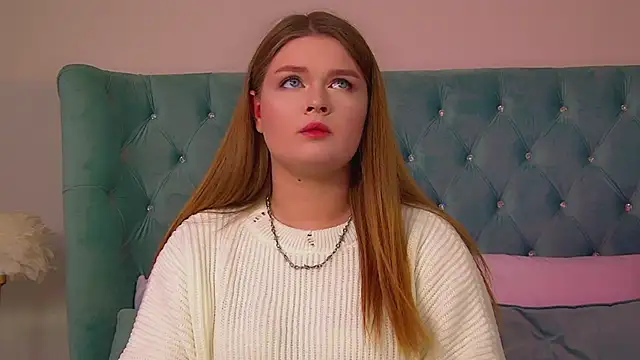 Snapshot of CrystalLyons chatting on 09-14-25, 06:07 CrystalLyons online show from 09-14-25, 06:07