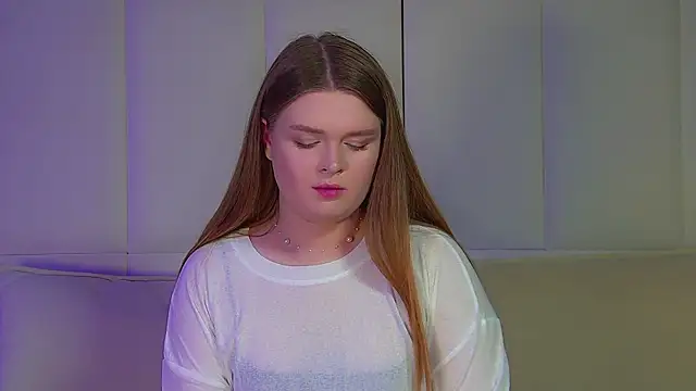 Snapshot of CrystalLyons chatting on 09-15-25, 06:19 CrystalLyons online show from 09-15-25, 06:19