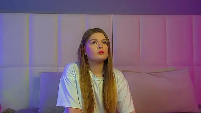 CrystalLyons online show from 03-17-26, 06:33