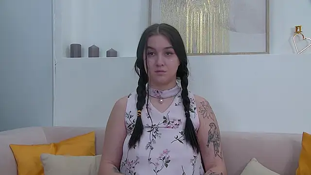 Snapshot of ChristinaMilton chatting on 01-08-25, 04:44 ChristinaMilton online show from 01-08-25, 04:44