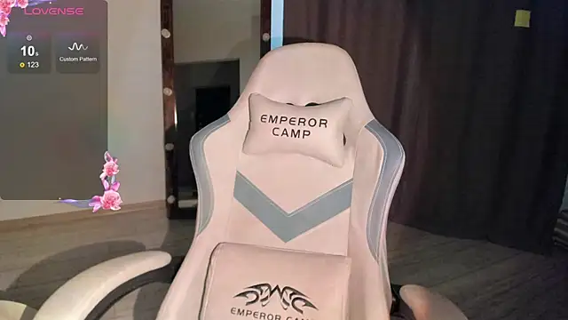 Lana Younes online show from 11-26-25, 11:00