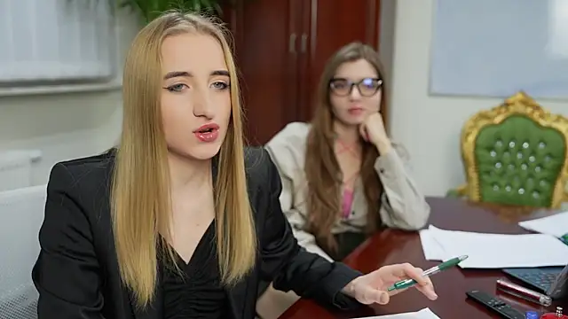 Snapshot of Michelle_054 chatting on 02-08-25, 07:59 Michelle 054 online show from 02-08-25, 07:59