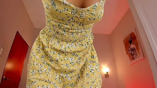 Snapshot of dani_skinny_ chatting on 02-27-25, 11:52 dani skinny online show from 02-27-25, 11:52