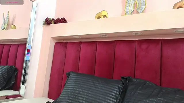 Snapshot of JESSYCORTES chatting on 02-08-25, 01:44 JESSYCORTES online show from 02-08-25, 01:44