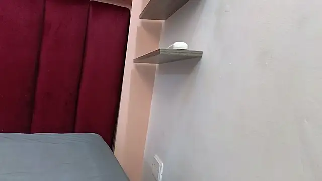 Snapshot of JESSYCORTES chatting on 02-21-25, 01:44 JESSYCORTES online show from 02-21-25, 01:44