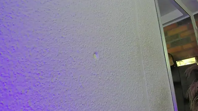 Snapshot of JESSYCORTES chatting on 10-24-25, 02:46 JESSYCORTES online show from 10-24-25, 02:46