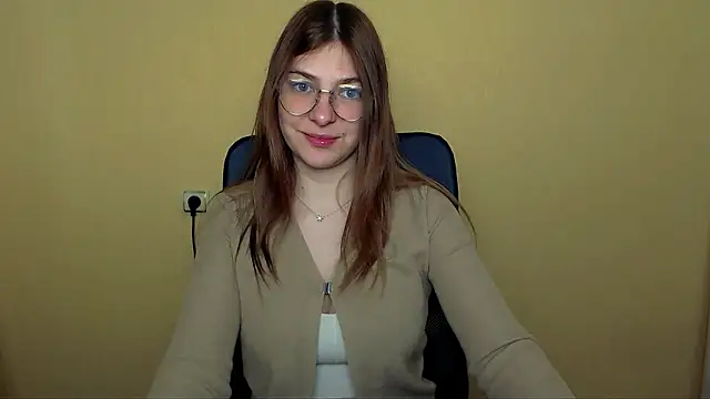 Luna Lush  online show from 05-05-26, 09:50