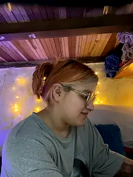 SophiaWeestt99 online show from 10-08-25, 03:59