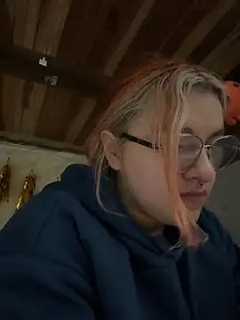 SophiaWeestt99 online show from 05-05-26, 03:25