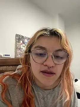 Snapshot of SophiaWeestt99 chatting on 07-15-26, 04:29 SophiaWeestt99 online show from 07-15-26, 04:29