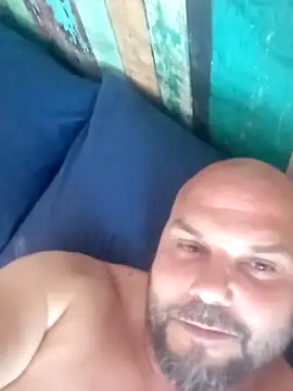 Javierchico online show from 05-17-26, 06:15