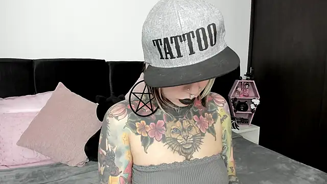 NikkiRamone online show from 01-10-25, 12:15