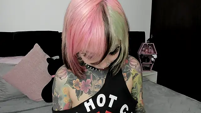 NikkiRamone online show from 02-04-25, 01:06