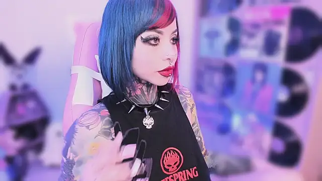 NikkiRamone online show from 11-05-25, 02:22