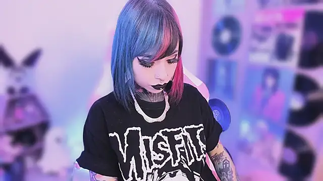 NikkiRamone online show from 11-10-25, 10:31