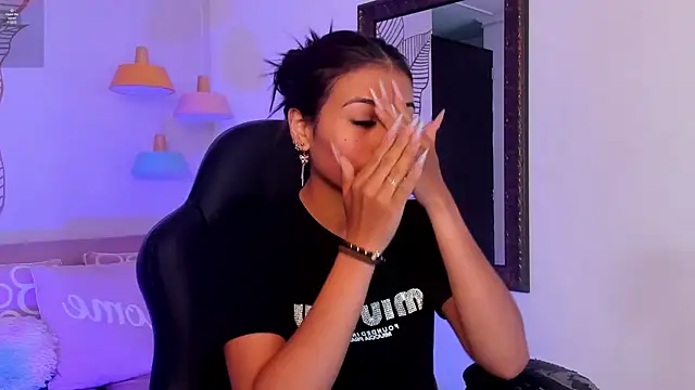 Snapshot of ZaraLim chatting on 12-10-24, 12:16 ZaraLim online show from 12-10-24, 12:16