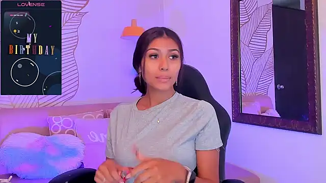 Snapshot of ZaraLim chatting on 12-13-24, 12:39 ZaraLim online show from 12-13-24, 12:39