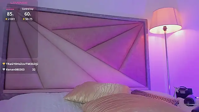 Snapshot of ZaraLim chatting on 02-18-25, 03:10 ZaraLim online show from 02-18-25, 03:10