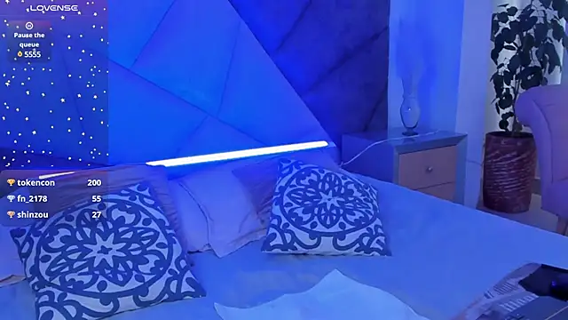 Snapshot of ZaraLim chatting on 03-08-25, 06:47 ZaraLim online show from 03-08-25, 06:47