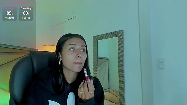 Snapshot of ZaraLim chatting on 03-12-25, 12:04 ZaraLim online show from 03-12-25, 12:04