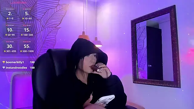 Snapshot of ZaraLim chatting on 03-17-25, 03:29 ZaraLim online show from 03-17-25, 03:29