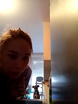 Snapshot of ElektrikFrancaise chatting on 09-18-25, 02:19 ElektrikFrancaise online show from 09-18-25, 02:19