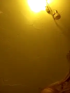 Snapshot of ElektrikFrancaise chatting on 11-04-25, 12:10 ElektrikFrancaise online show from 11-04-25, 12:10