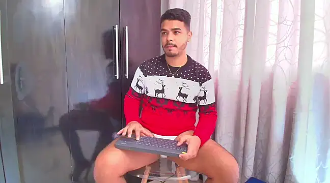 Snapshot of thiagowes chatting on 12-03-24, 07:00 thiagowes online show from 12-03-24, 07:00