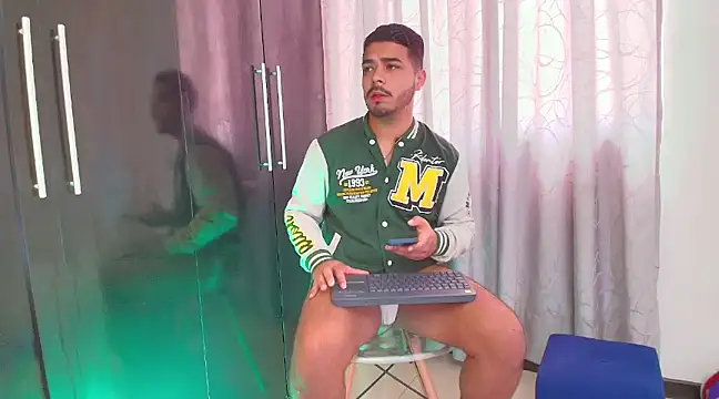 Snapshot of thiagowes chatting on 12-05-24, 05:17 thiagowes online show from 12-05-24, 05:17