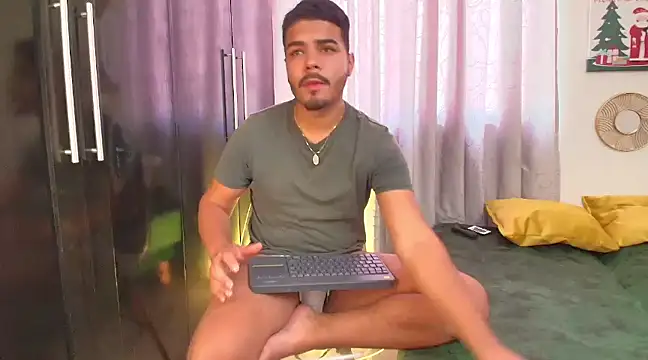 Snapshot of thiagowes chatting on 12-11-24, 06:31 thiagowes online show from 12-11-24, 06:31