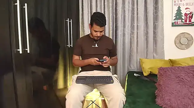 Snapshot of thiagowes chatting on 12-12-24, 11:25 thiagowes online show from 12-12-24, 11:25