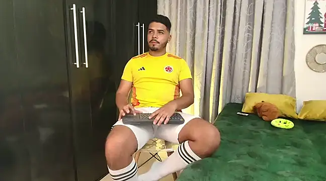 Snapshot of thiagowes chatting on 12-20-24, 03:25 thiagowes online show from 12-20-24, 03:25