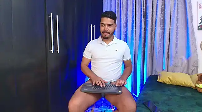 Snapshot of thiagowes chatting on 12-23-24, 12:14 thiagowes online show from 12-23-24, 12:14