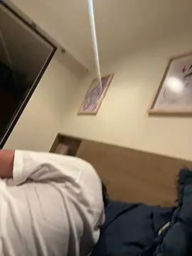 Snapshot of thiagowes chatting on 10-05-25, 07:50 thiagowes online show from 10-05-25, 07:50