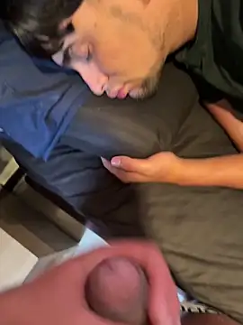 Snapshot of thiagowes chatting on 11-02-25, 06:43 thiagowes online show from 11-02-25, 06:43