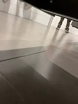 thiagowes online show from 04-21-26, 06:23