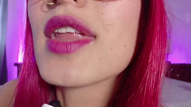 luccycollins  online show from 10-09-25, 04:05