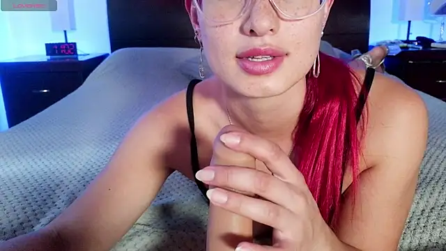Snapshot of luccycollins_ chatting on 06-06-26, 04:01 luccycollins online show from 06-06-26, 04:01