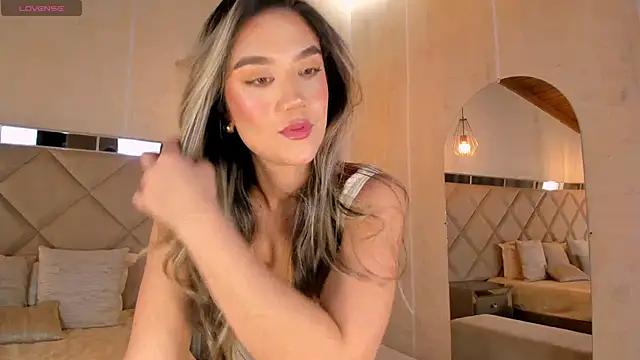 Snapshot of RebeccaHudson chatting on 02-12-25, 04:23 RebeccaHudson online show from 02-12-25, 04:23