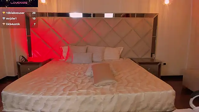 Snapshot of RebeccaHudson chatting on 02-16-25, 06:21 RebeccaHudson online show from 02-16-25, 06:21